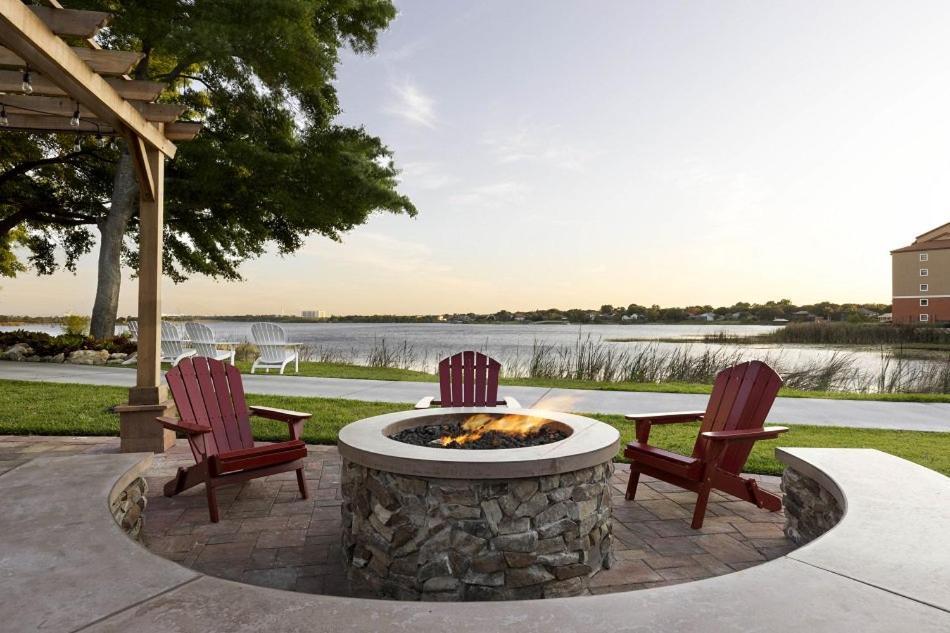 Stunning Condo Near Universal Studios Williamsburg ภายนอก รูปภาพ